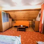 Vivid Hillside With Hot-tub And Sauna - Two Bedroom בית נופש *