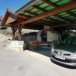 בית נופש Vivid Hillside With Hot-tub And Sauna - Two Bedroom *