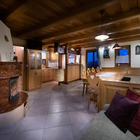 Holiday home Vivid Hillside With Hot-tub And Sauna - Two Bedroom *