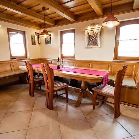 Vivid Hillside With Hot-tub And Sauna - Two Bedroom בית נופש *