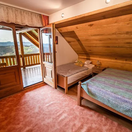 Prázdninový dům Vivid Hillside With Hot-tub And Sauna - Two Bedroom *