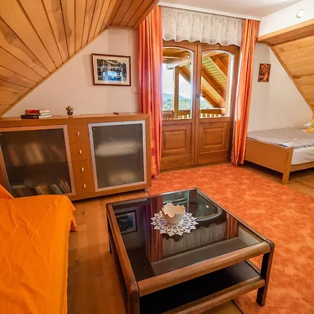 Prázdninový dům Vivid Hillside With Hot-tub And Sauna - Two Bedroom