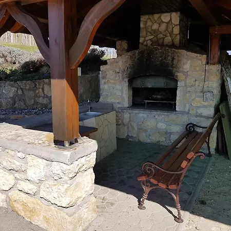 Vivid Hillside With Hot-tub And Sauna - Two Bedroom