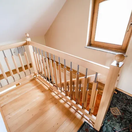 Дом отдыха Vivid Hillside With Hot-tub And Sauna - Two Bedroom *