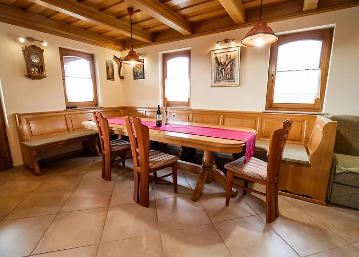 Vivid Hillside With Hot-tub And Sauna - Two Bedroom Vikendica *