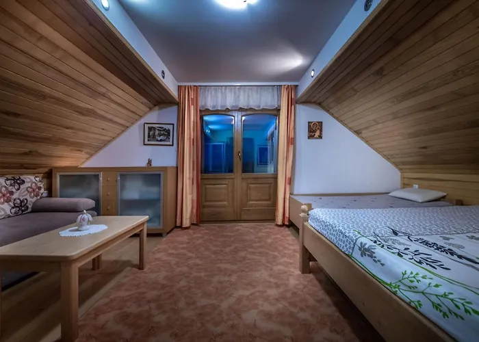 Vivid Hillside With Hot-tub And Sauna - Two Bedroom *