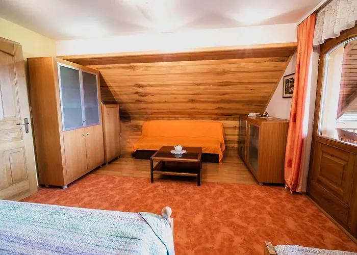 Vivid Hillside With Hot-tub And Sauna - Two Bedroom Vikendica *