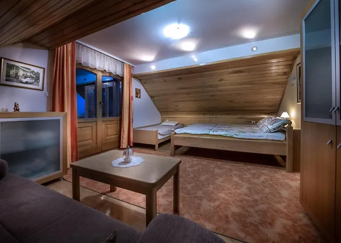 Vivid Hillside With Hot-tub And Sauna - Two Bedroom