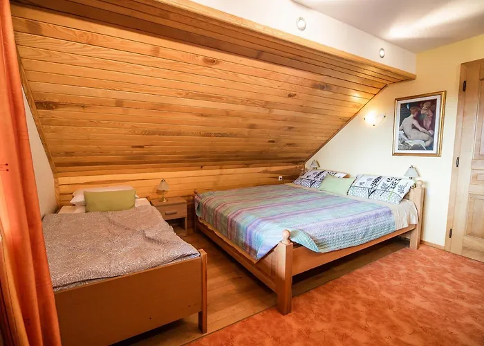 Vivid Hillside With Hot-tub And Sauna - Two Bedroom בית נופש *