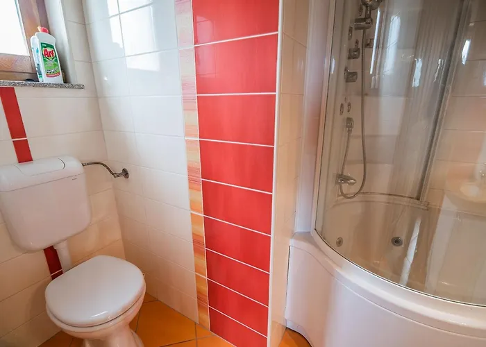 Vikendica Vivid Hillside With Hot-tub And Sauna - Two Bedroom Sevnica