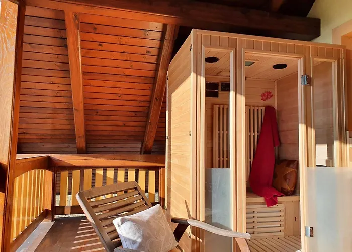 Vikendica Vivid Hillside With Hot-tub And Sauna - Two Bedroom *