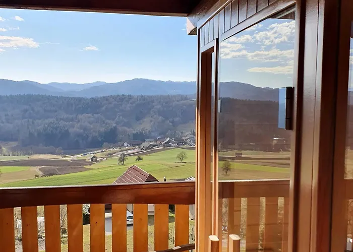 Vivid Hillside With Hot-tub And Sauna - Two Bedroom Vikendica *