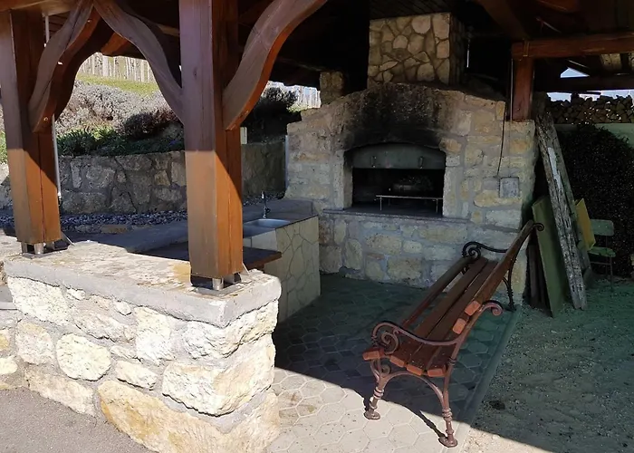 Vivid Hillside With Hot-tub And Sauna - Two Bedroom