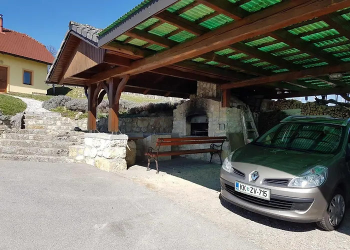 Vikendica Vivid Hillside With Hot-tub And Sauna - Two Bedroom *