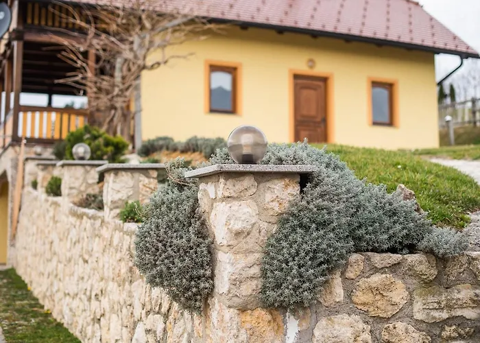 בית נופש Vivid Hillside With Hot-tub And Sauna - Two Bedroom Sevnica