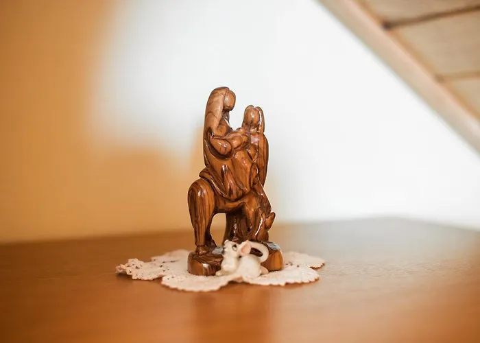 Vivid Hillside With Hot-tub And Sauna - Two Bedroom בית נופש Sevnica